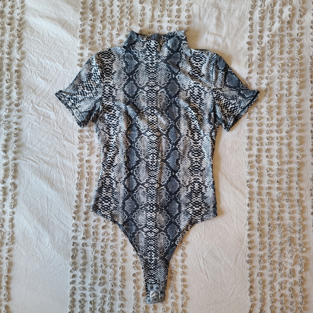 Small Snake Print Turtle Neck Short Sleeve Bodysuit